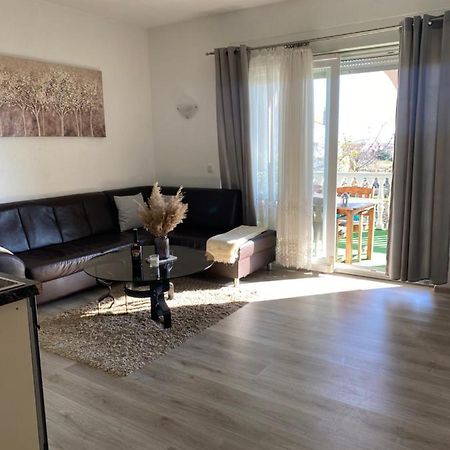 Three Bedroom Apartment Between Trogir And Split Kaštela エクステリア 写真