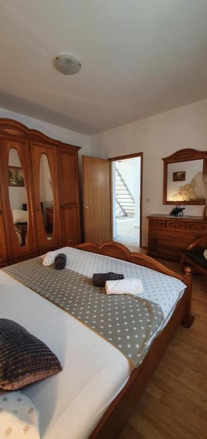 Three Bedroom Apartment Between Trogir And Split Kaštela エクステリア 写真