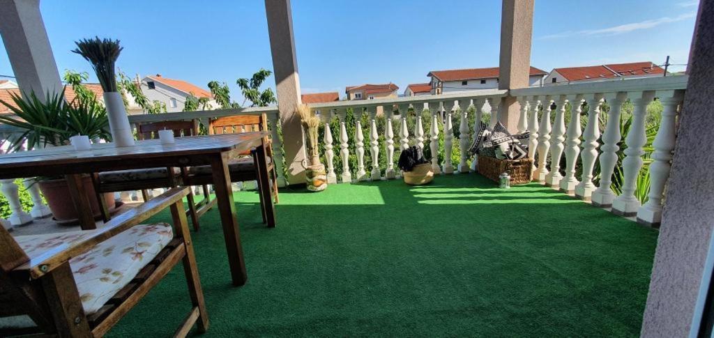 Three Bedroom Apartment Between Trogir And Split Kaštela エクステリア 写真