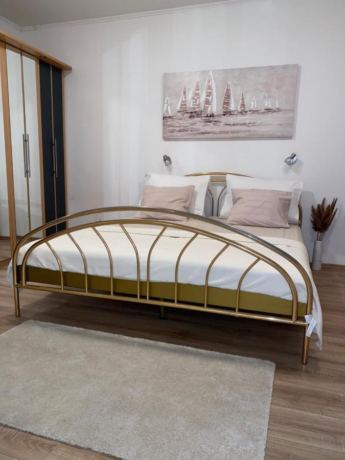 Three Bedroom Apartment Between Trogir And Split Kaštela エクステリア 写真